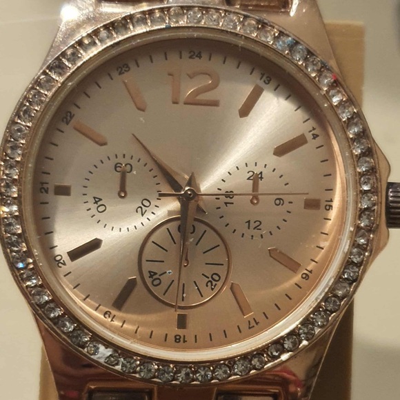 Accessories - 🦋10/$20🦋 FMDAL889 Goldtone/Rhinestone Stainless Steel Women's Watch